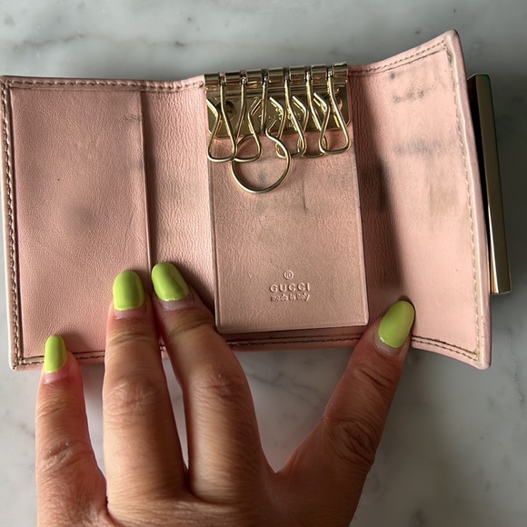 Gucci monogram canvas 6 key holder - Picture 2 of 3